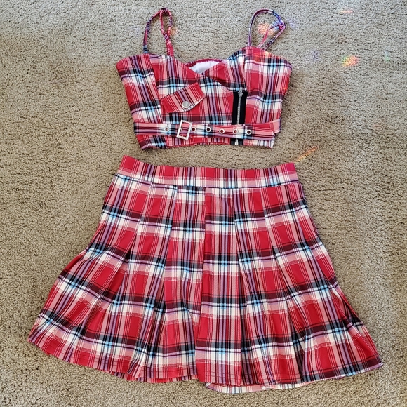 SHEIN - Red and Black Plaid School Girl Set - Picture 5 of 7